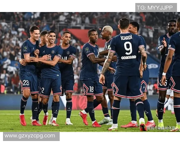 曼联主场迎战巴黎圣日耳曼的欧冠经典对决回顾与分析